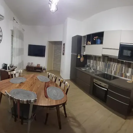 Apartment House Dotto 25